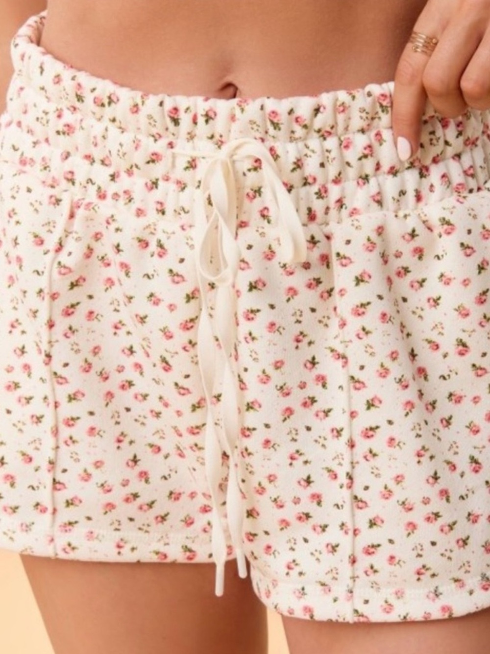 Blogilates Women's Marshmallow Dolphin Shorts in Cream Floral NWT Size XL